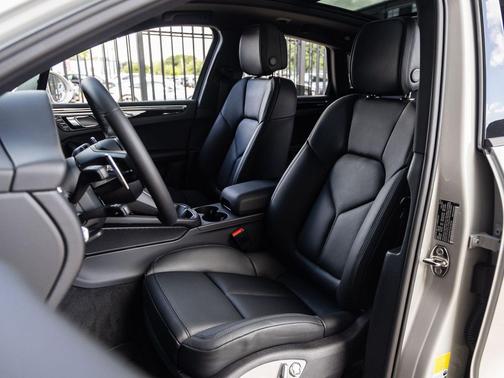 Chalk 2026 Porsche Macan Macan