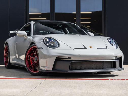 Chalk 2022 Porsche 911 GT3