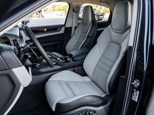 2026 Porsche Cayenne GTS