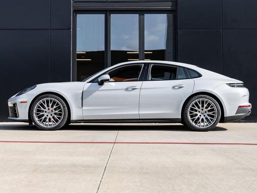 2025 Porsche Panamera 