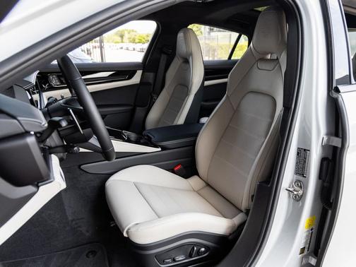 2025 Porsche Panamera 