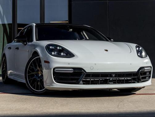 2020 Porsche Panamera GTS