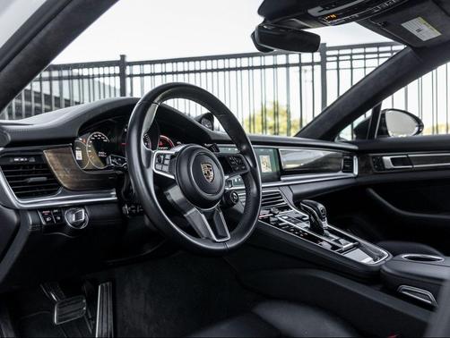 2020 Porsche Panamera GTS