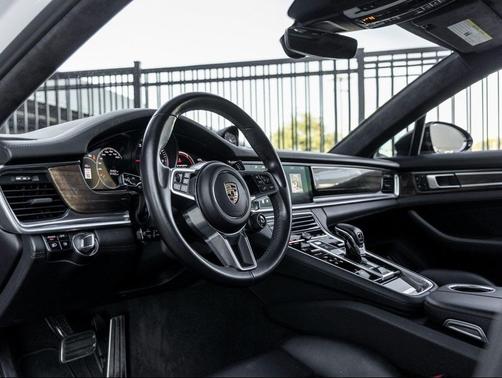 2020 Porsche Panamera GTS