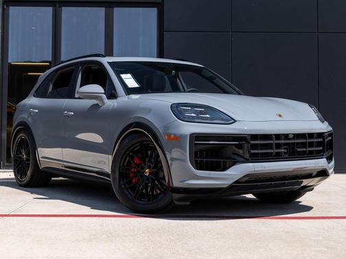 2026 Porsche Cayenne GTS