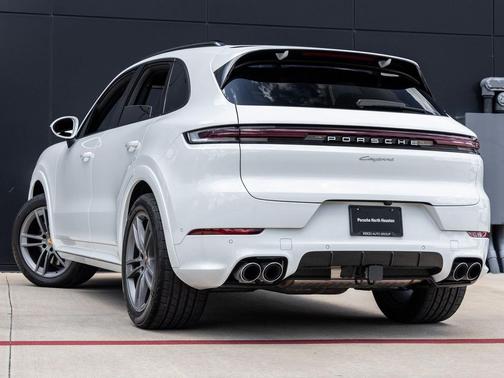 2025 Porsche Cayenne Base