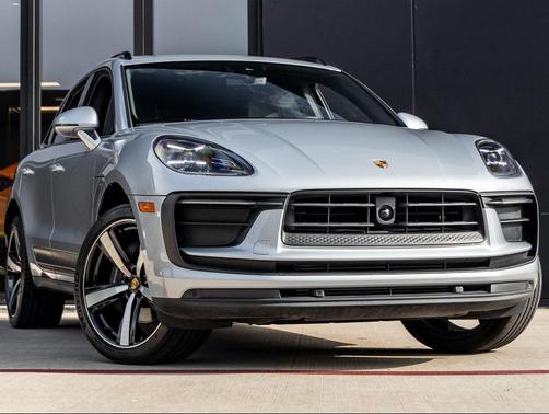 2023 Porsche Macan Base (PDK)