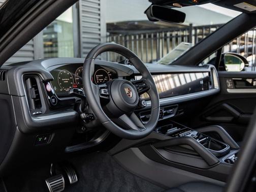 2025 Porsche Cayenne S