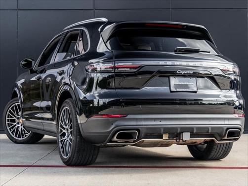 2023 Porsche Cayenne Platinum Edition