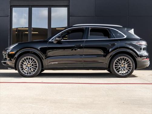 2023 Porsche Cayenne Platinum Edition