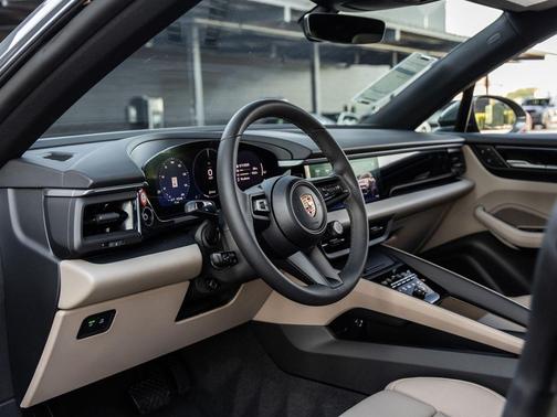 2025 Porsche Macan Macan Electric