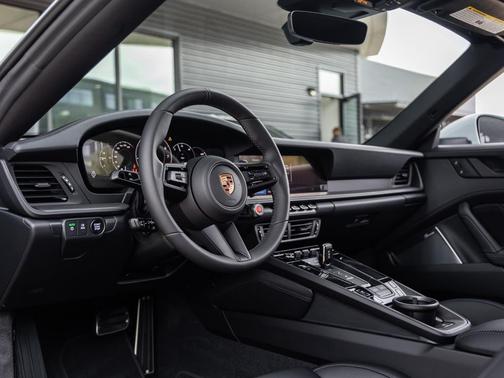 2026 Porsche 911 Carrera 4S Cabriolet