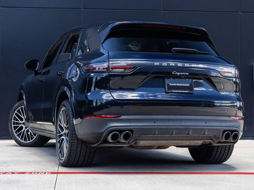 Moonlight Blue Metallic 2019 Porsche Cayenne Cayenne