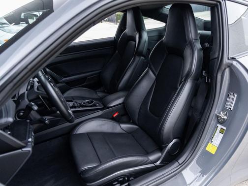 2025 Porsche 911 Carrera GTS