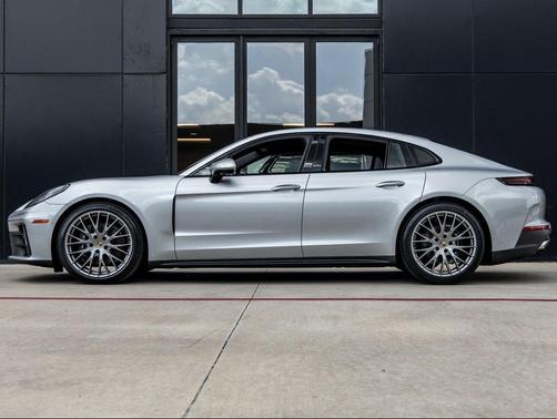 2025 Porsche Panamera 4