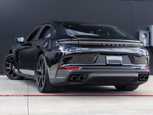 Jet Black Metallic 2025 Porsche Panamera