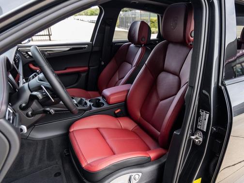 2026 Porsche Macan T