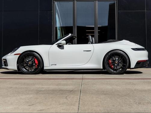 2022 Porsche 911 Carrera GTS