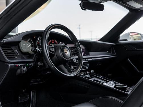 2022 Porsche 911 Carrera GTS