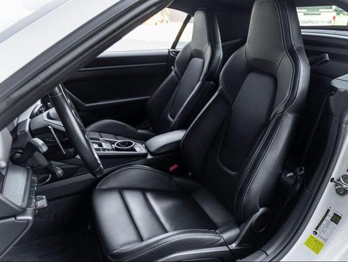 2022 Porsche 911 Carrera GTS