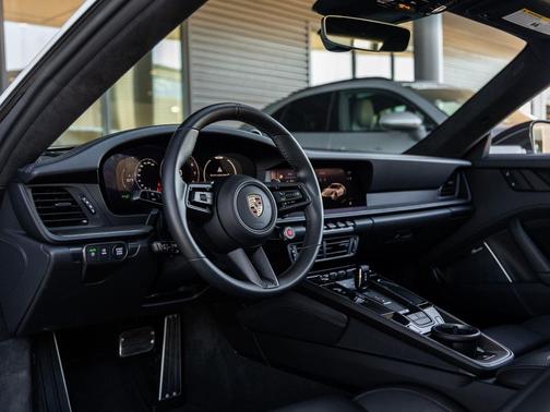 2025 Porsche 911 Carrera GTS