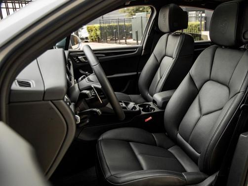 2025 Porsche Macan T