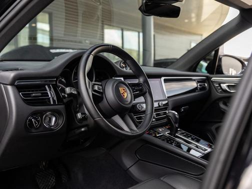 2023 Porsche Macan T