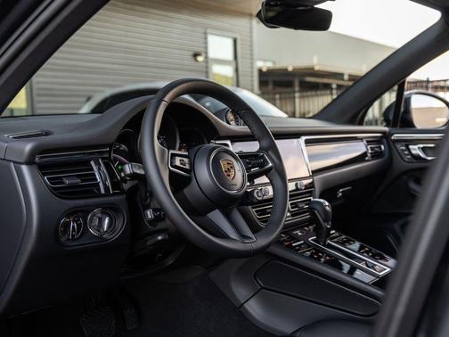 Volcano Grey Metallic 2026 Porsche Macan Macan