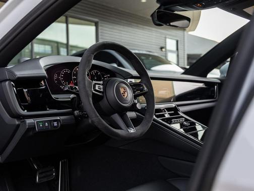 2026 Porsche Panamera 