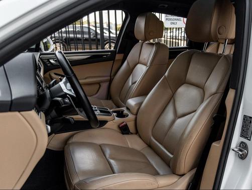 2018 Porsche Macan Macan