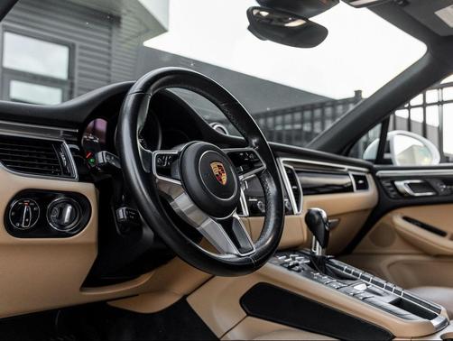 2018 Porsche Macan Macan