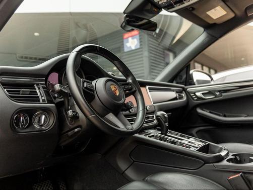 2024 Porsche Macan S