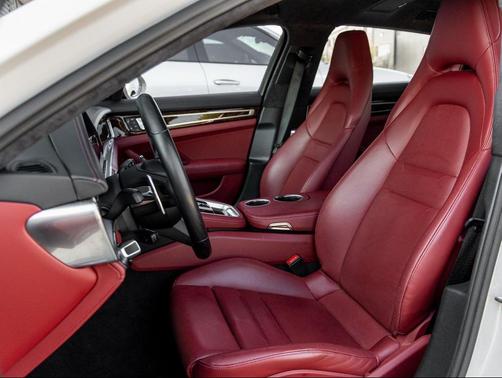 2023 Porsche Panamera Turbo S Executive