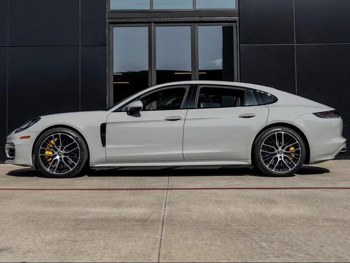 2023 Porsche Panamera Turbo S Executive