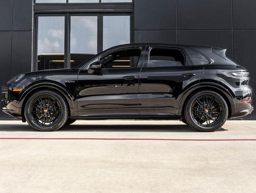 Chromite Black Metallic 2025 Porsche Cayenne Cayenne E-Hybrid