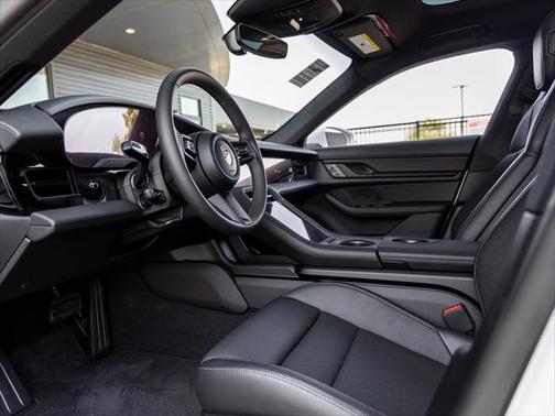 2023 Porsche Taycan