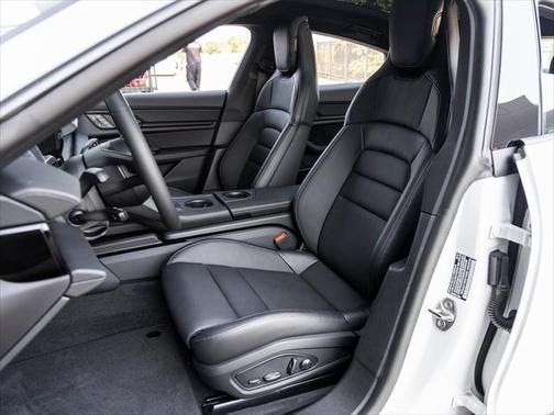 2023 Porsche Taycan