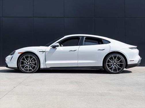 2023 Porsche Taycan