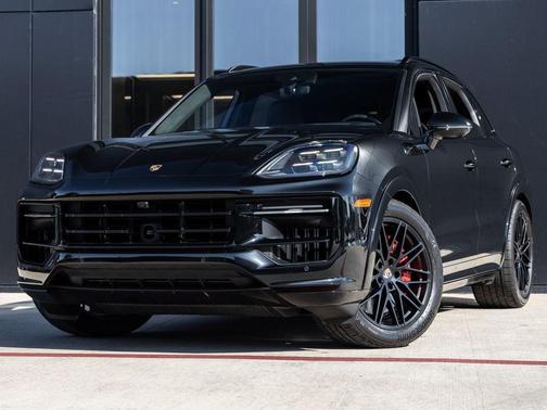 2025 Porsche Cayenne GTS