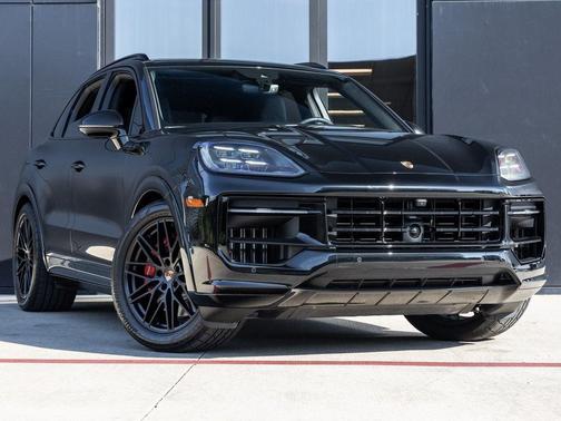 2025 Porsche Cayenne GTS