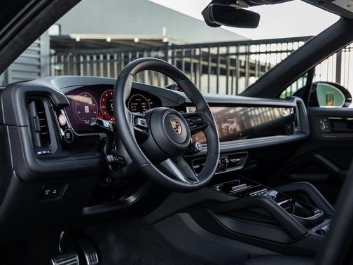 2025 Porsche Cayenne GTS
