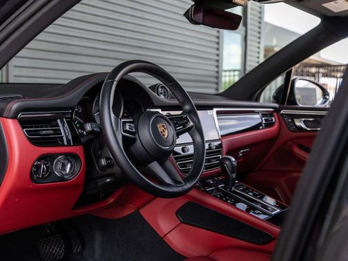 Volcano Grey Metallic 2024 Porsche Macan S