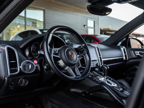 2018 Porsche Cayenne Cayenne