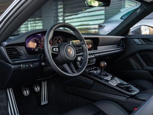 2025 Porsche 911 Carrera T