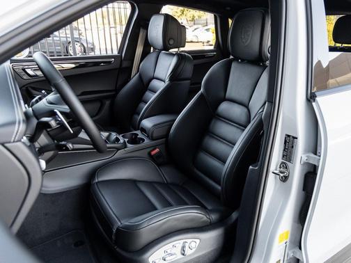 2026 Porsche Macan S