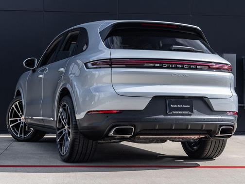 Dolomite Silver Metallic 2026 Porsche Cayenne Cayenne