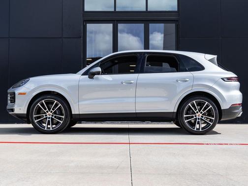 Dolomite Silver Metallic 2026 Porsche Cayenne Cayenne