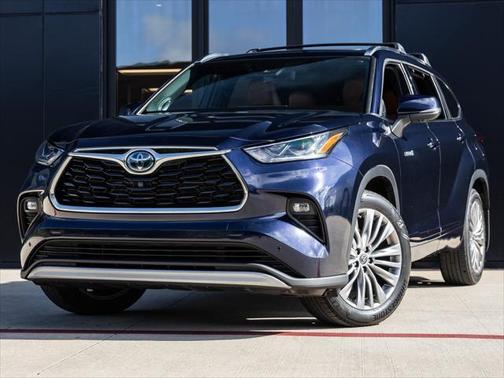 2021 Toyota Highlander Hybrid Platinum