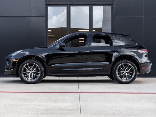 2025 Porsche Macan T