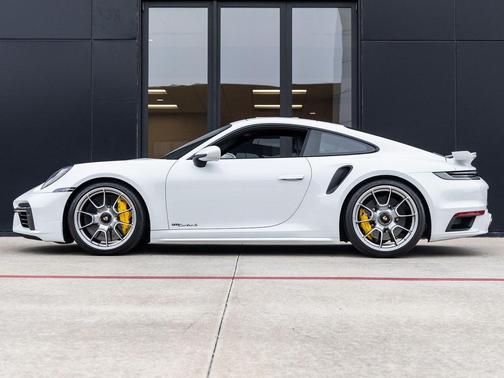 2022 Porsche 911 Turbo S